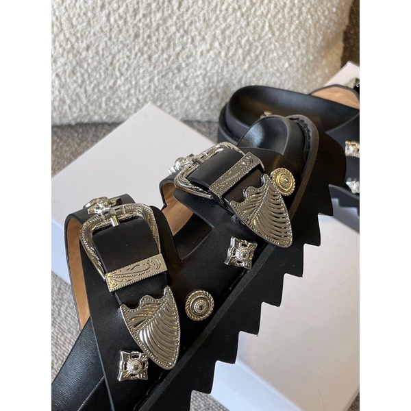 Dép quai ngang hai quai cao cấp thương hiệu Toga Pulla 2022 đính hoạ tiết trang trí