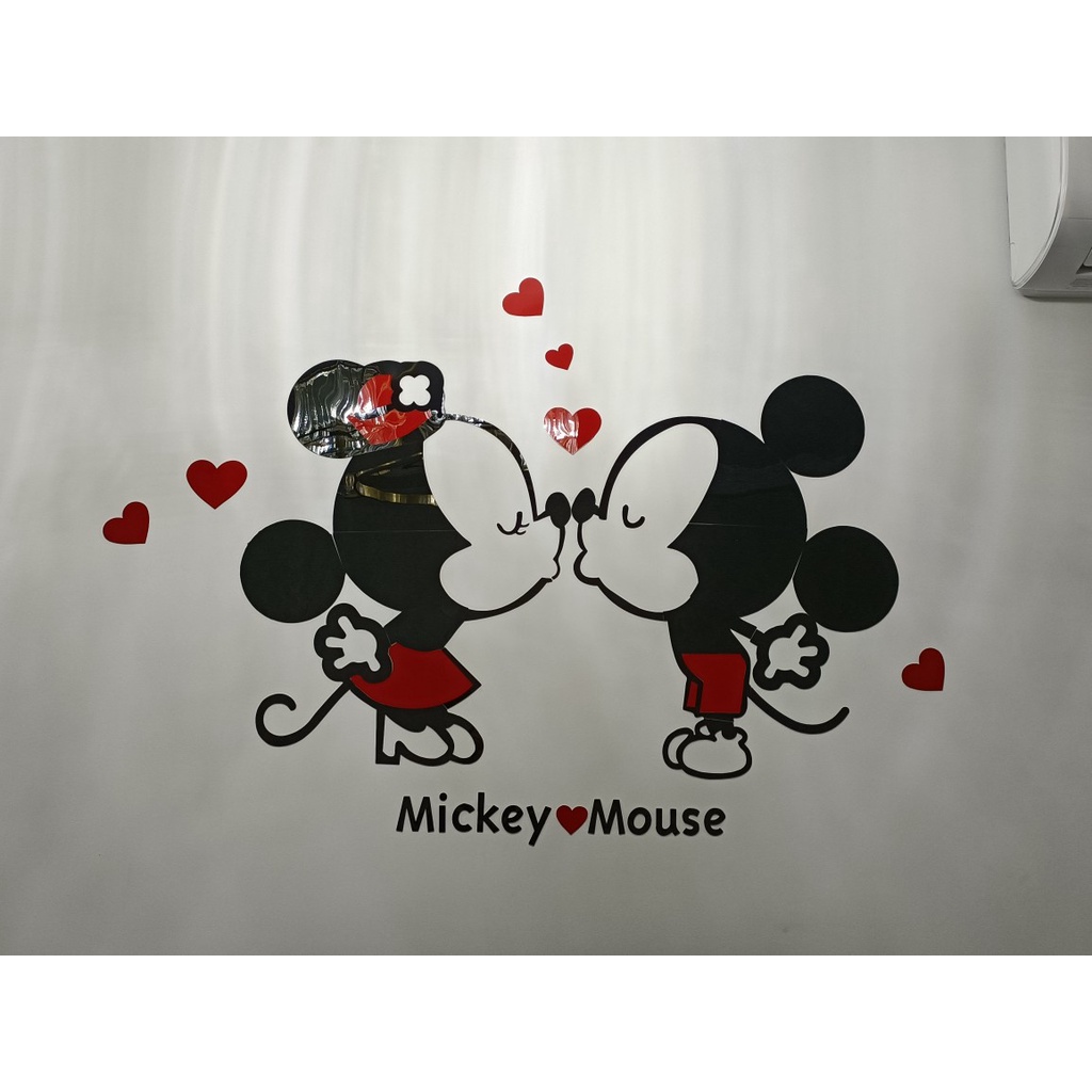 Tranh mica EPeBen dán tường nổi 3d hình mickey & mouse kiss decor trang trí mầm non, phòng cho bé