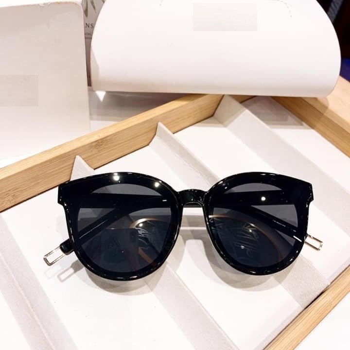 Kính chữ V thời trang phù hợp mang đi biển đi du lịch dùng được cả nam và nữ chống nắng tốt bảo vệ mắt TQ29