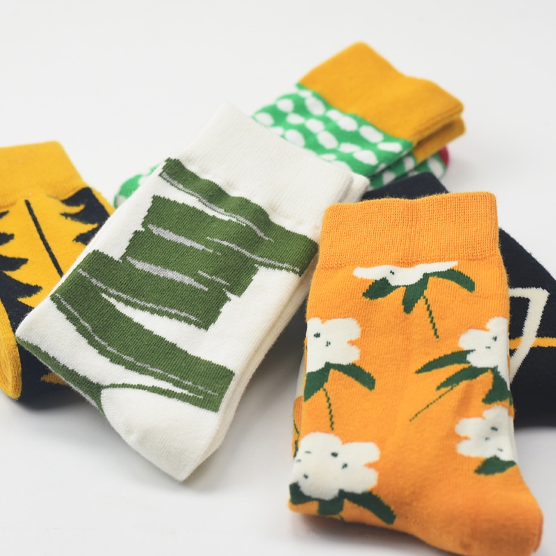 Đôi vớ WAFNHA D562 cổ cao in nhiều họa tiết khác nhau thời trang cho nam và nữ