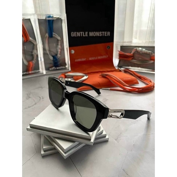 Kính đen unisex phom nhỏ