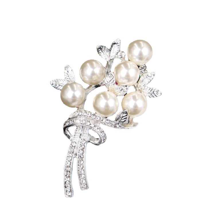 Trâm cài áo hình hoa đính ngọc trai phong cách Hàn Quốc