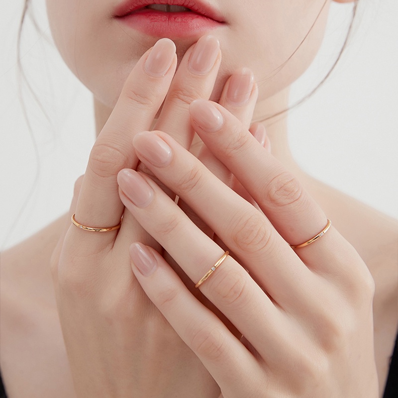 Nhẫn thép titan mạ vàng 18K đính kim cương nhân tạo dành cho nam và nữ