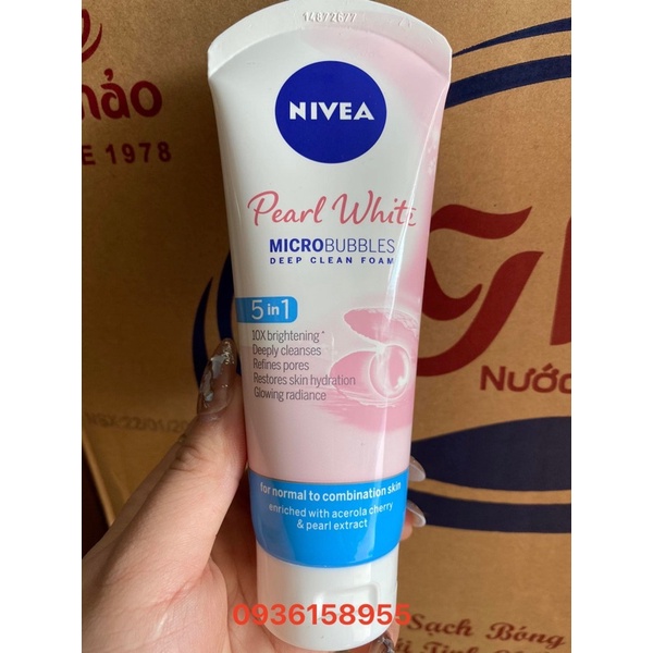Sữa rửa mặt NIVEA Pearl White giúp trắng da ngọc trai