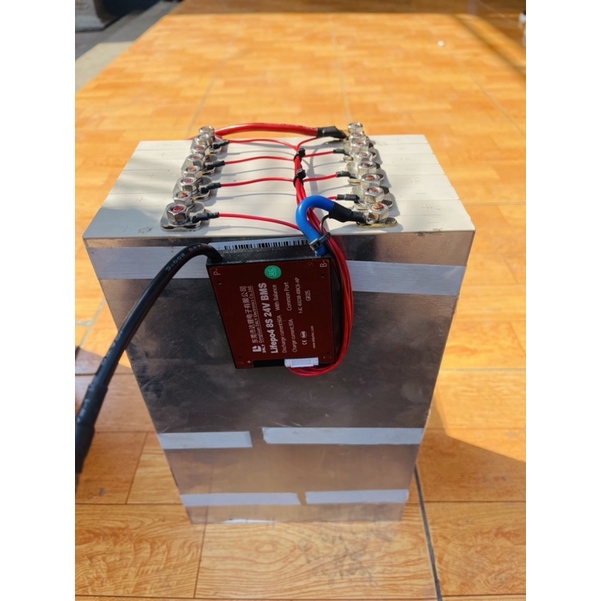 Khối Pin LFP4 3,2Vx8 Đóng khối 24V-50-100A kèm mạch BMS