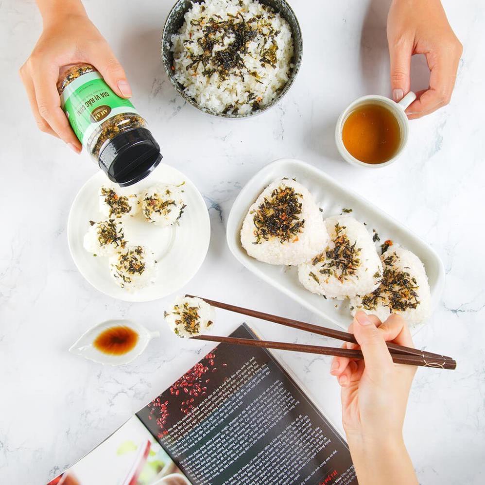 Gia vị rắc Hello Kitty Nhật Bản chia gói bột nhỏ furikake rắc trộn cơm cho bé ăn dặm SAMI KIDS