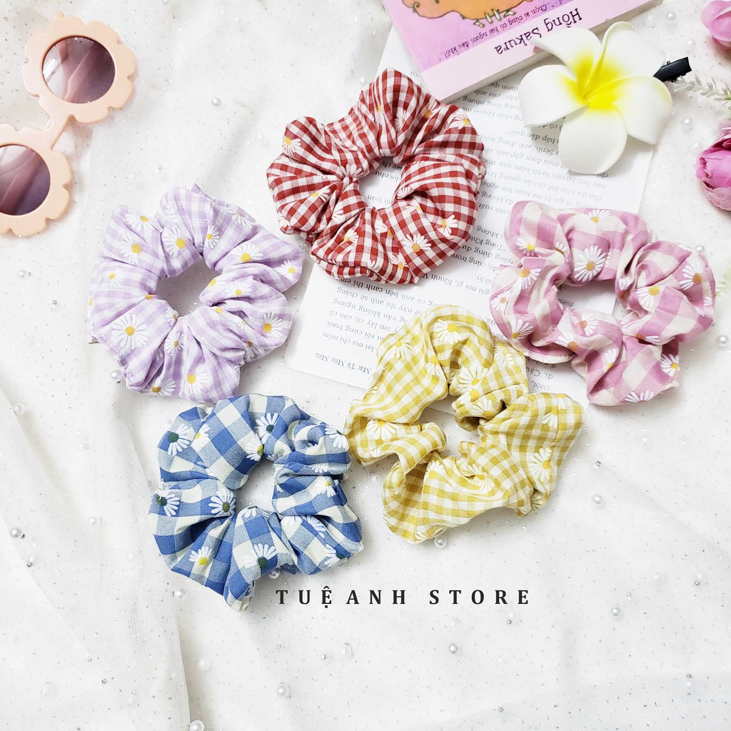 Scrunchies kẻ hoa cúc nhiều mẫu lựa chọn