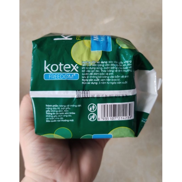 Băng vệ sinh Kotex Freedom Maxi cánh 8 miếng