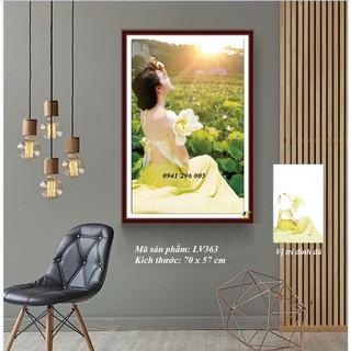Tranh đính đá thiếu nữ bên đầm sen LV363