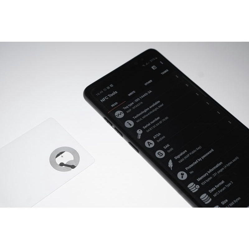 THẺ NHỰA TRONG SUỐT NFC 216 - MÀU TRONG ĐỤC MỜ CHIP 216 VỚI TÍNH NĂNG CHẠM CHIA SẺ THÔNG TIN - THẺ NAMECARD THÔNG MINH