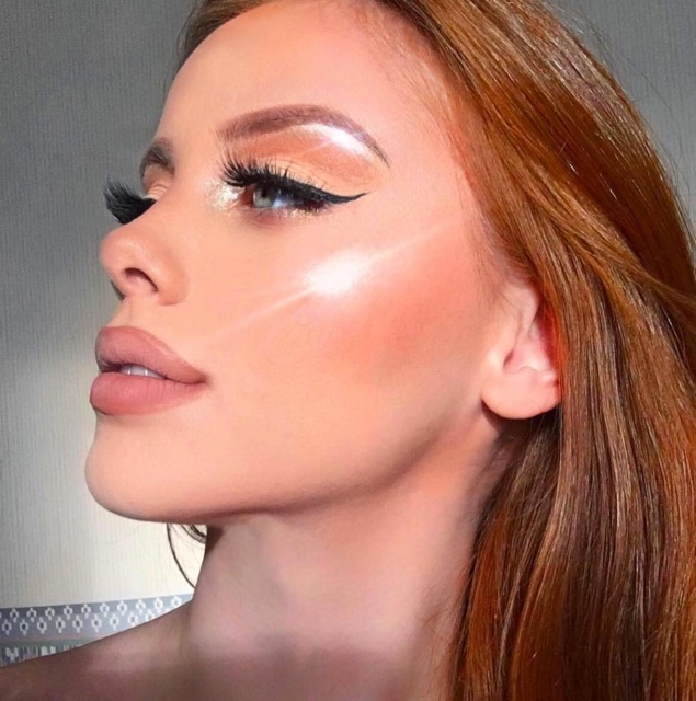 Bắt sáng catrice- Phấn Highlight Bắt Sáng Catrice High Glow Minieral Highliting