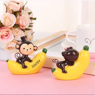 Đôi 2 chú khỉ ôm chuối