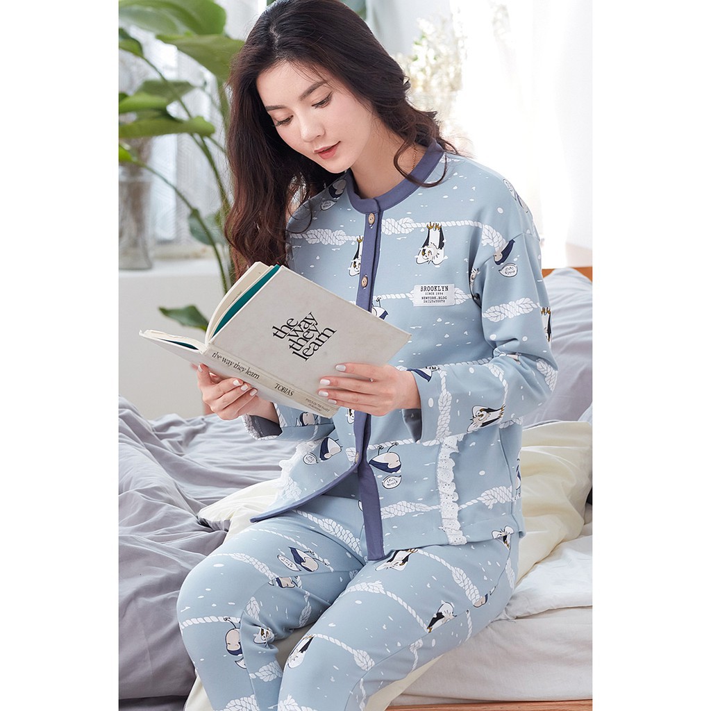 Bộ Pijama cổ Đức không chân cá tính, kín đáo phù hợp cho các nàng cá tính có mùa Đông không lạnh | BigBuy360 - bigbuy360.vn
