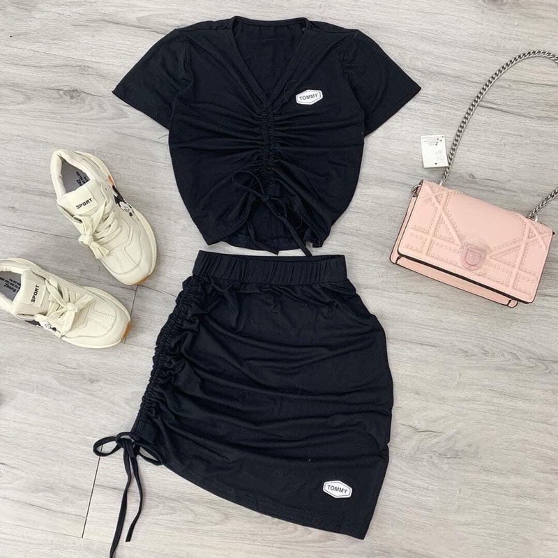 Set crop Logo + chân váy rút dây