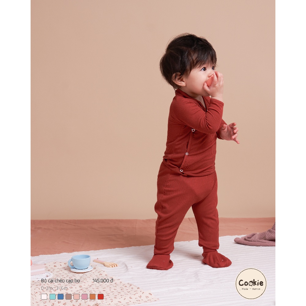 Bộ quần áo trẻ em Cookie dài tay cài chéo cho bé từ sơ sinh đến 6 tháng