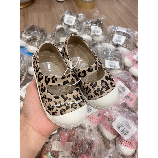 Giày siêu nhẹ Oldnavy bé gái săn sale