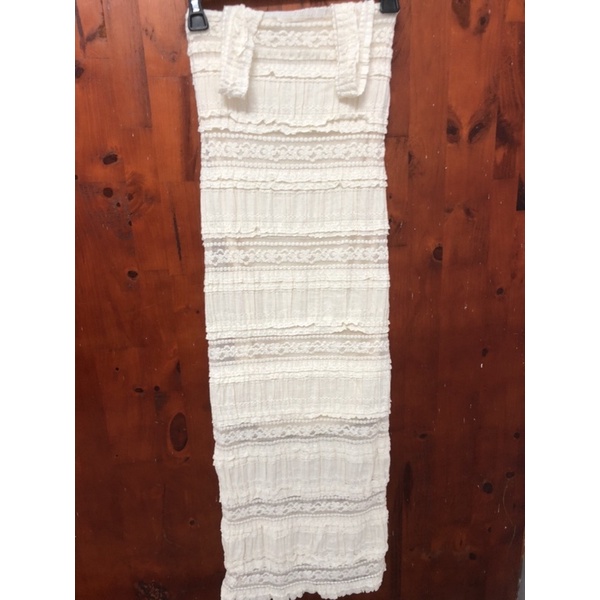 Đầm body ren trắng