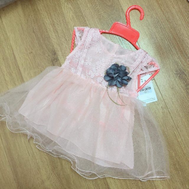 Váy hồng cài nơ ( hiền ly)
