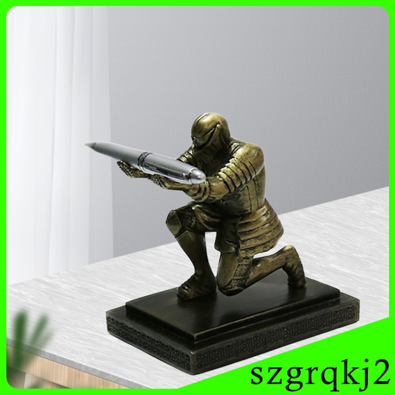 Giá đỡ bút để bàn hình tượng hiệp sĩ độc đáo