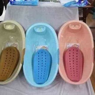 Chậu tắm phi thuyền cho bé