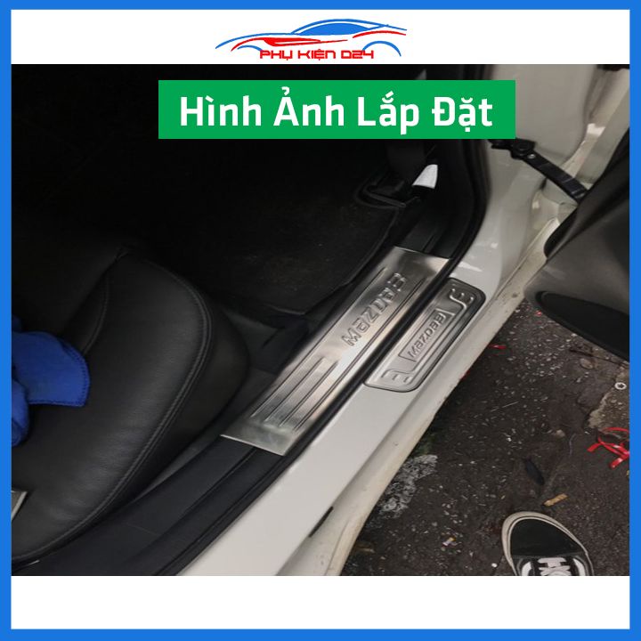 Bộ ốp bậc cửa trong ngoài nẹp bước chân Mazda 3 2015-2016-2017-2018-2019 Inox chống trầy trang trí xe