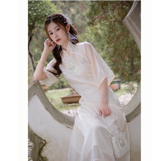 Đầm Sườn Xám Cách Tân Dáng Dài Thêu Họa Tiết Phong Cách Pháp Cổ Điển Mẫu Mới Thời Trang Mùa Hè 2022 Cho Nữ