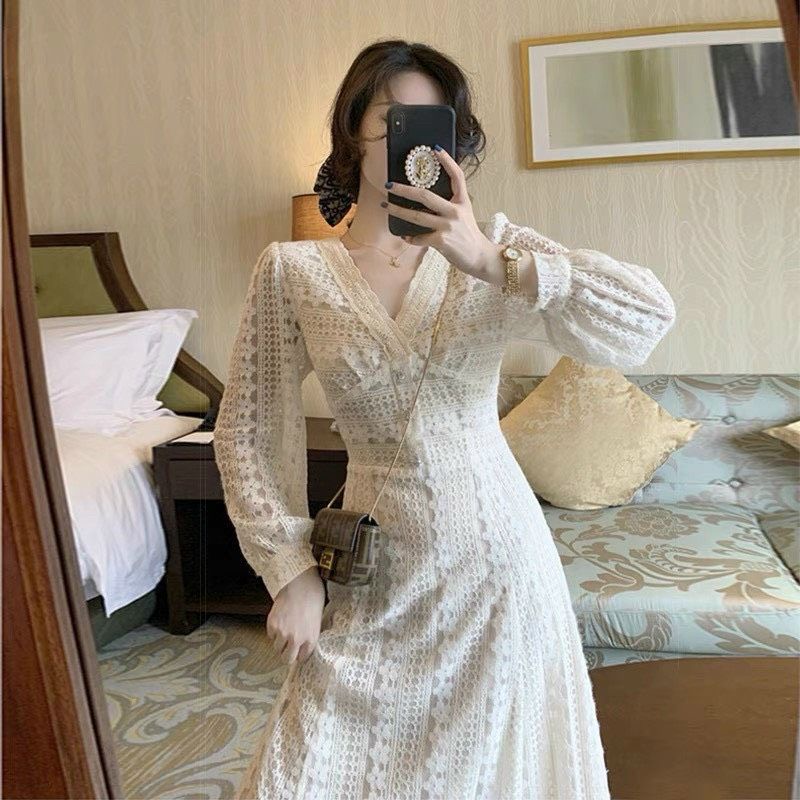 Váy voan tiểu thư cổ V thiết kế nhẹ nhàng tinh tế