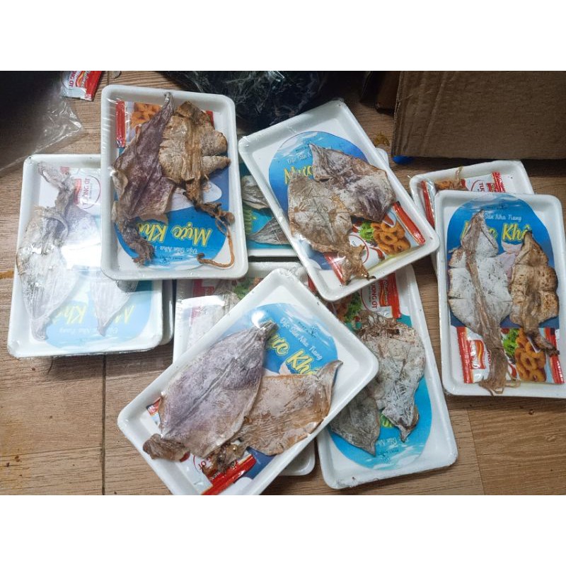 Khay 2 Con Mực Câu nướng sẵn, ăn liền, kèm tương ớt
