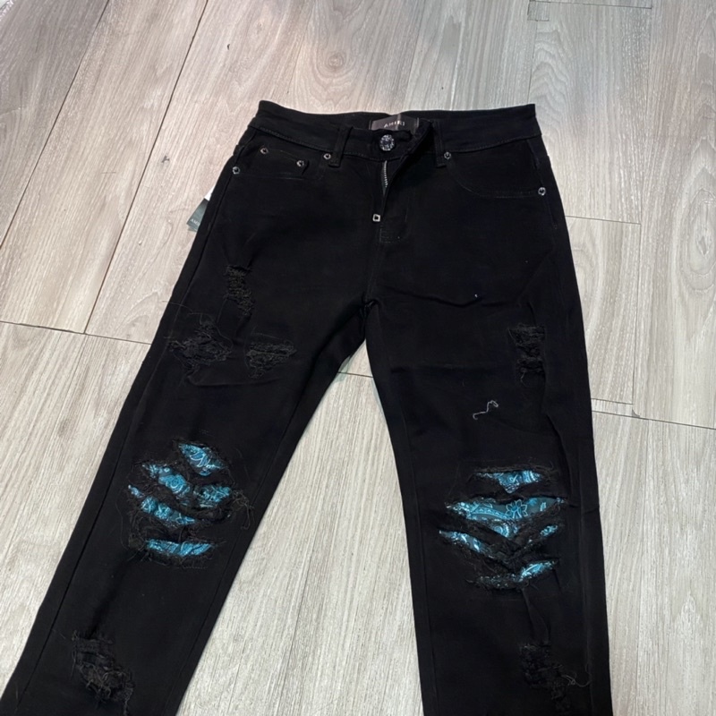 Quần bò nam Amiri rách gối vá xanh khoá gấu 1929-2396, quần jean nam rách gối vá màu siêu chất