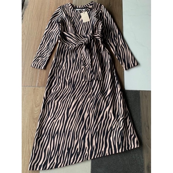 Đầm Ted baker hoạ tiết có dây cột eo