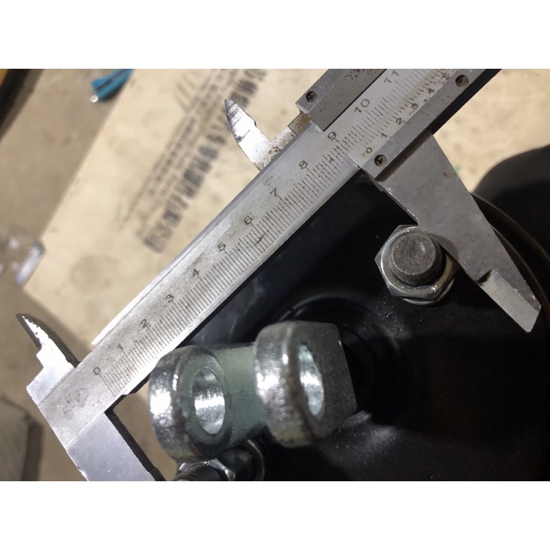 Sản phẩm gia đình làm: combo 4 Bầu phanh lốc kê 6700 thân bé chân ốc phi 12 kẹp ngoài 93 Sỏl