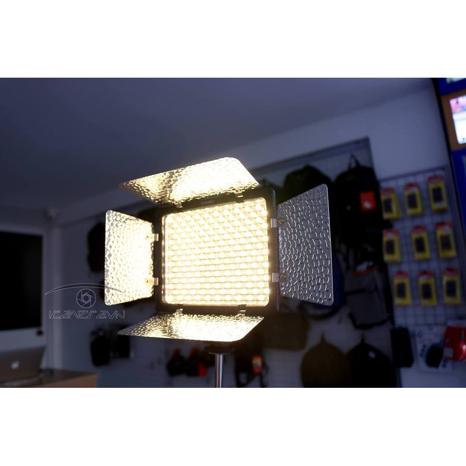 Đèn Led Yongnuo YN-300 III- HÀNG LIKE NEW