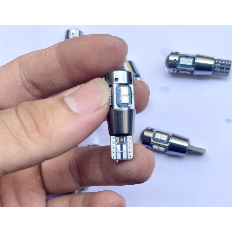 Đèn led cao cấp T10 Mi Hawks siêu sáng gắn các dòng xe. Nhiệt màu 5300k 12V 5W. Bảo hành 5 năm