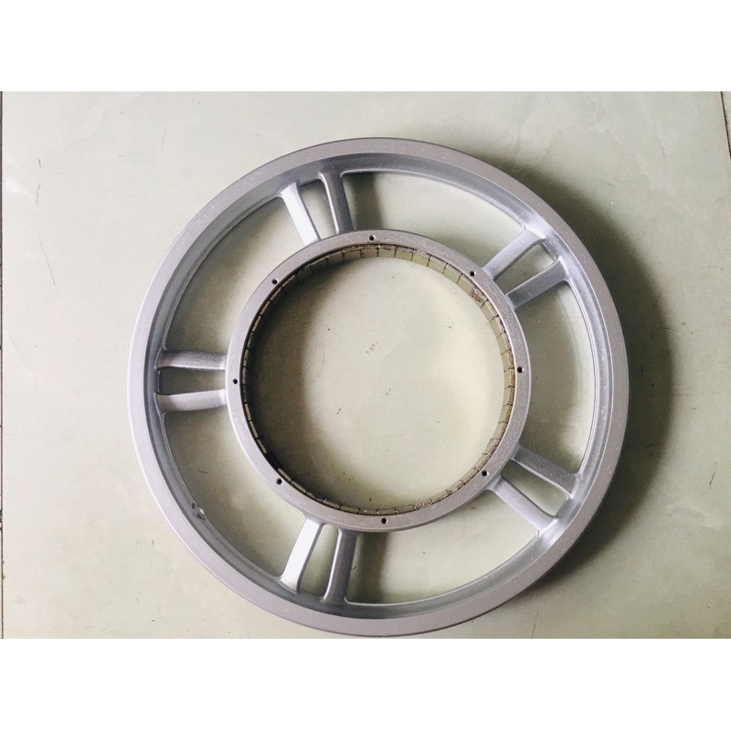 Lẻ vành sau động cơ xe điện 18 in có nam châm như hình