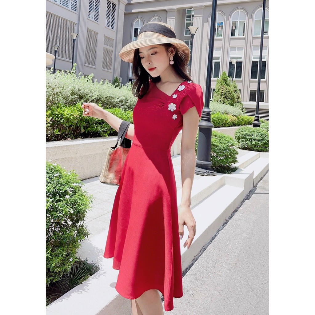 ĐẦM XÒE CỔ XÉO ĐÍNH HOA 1 BÊN VAI