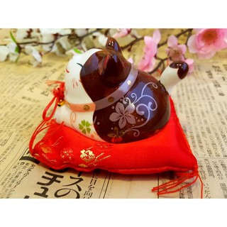 Mèo may mắn chiêu tài