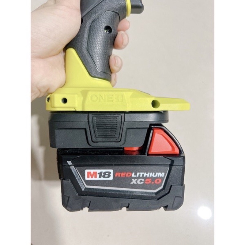 Đế chuyển từ pin Milwaukee sang máy Ryobi 18v