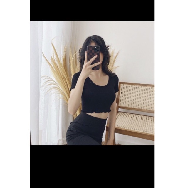 Áo cổ tròn cuốn biên giá siêu rẻ . Áo form croptop , cổ tròn . Áo chất thun co giãn thoải mái | BigBuy360 - bigbuy360.vn