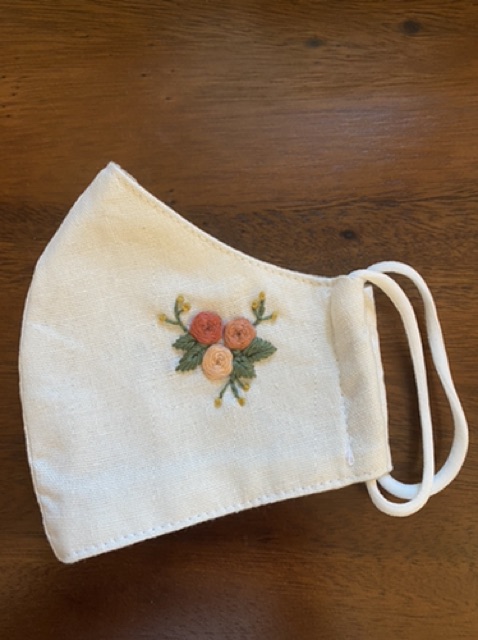 [Mã FAMAYFA2 giảm 10K đơn 50K] Khẩu trang vải linen 3 lớp thêu tay - Hand Embroidered Linen Face Mask | BigBuy360 - bigbuy360.vn