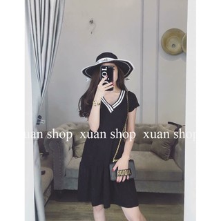 Đầm babydoll màu đen cổ trái tim