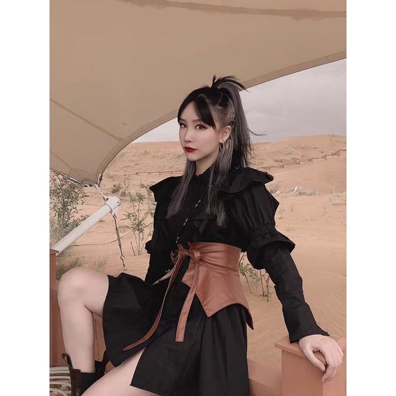 Set Go Moon Young áo sơmi form dài+ thắt lưng da hot trong phim “It’s okay to not be okay”