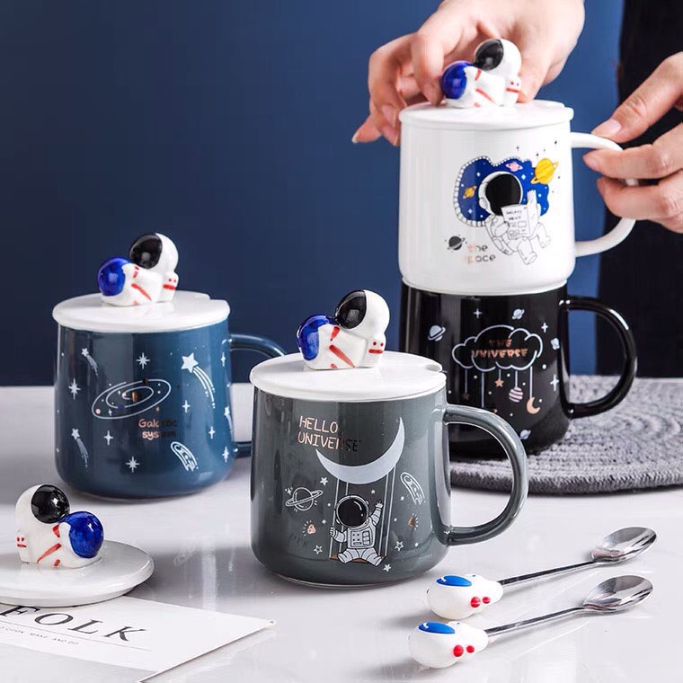 Cốc ly sứ có nắp Phi hành gia nhiều màu kèm thìa, hộp quà, túi quà 400ml dùng để uống nước, pha trà, pha cafe quà tặng