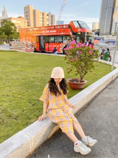 Đầm caro vàng