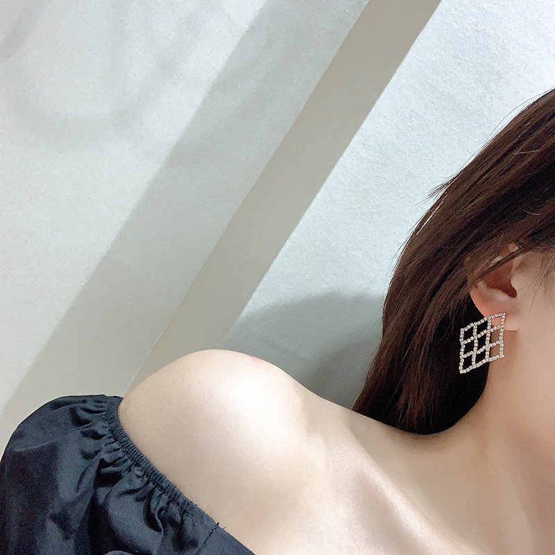 Bông tai vuông lưới đính đá mẫu mới cá tính hiện đại - Mely 1511