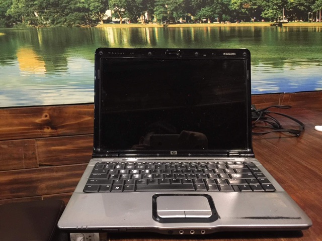 Laptop cỏ cũ