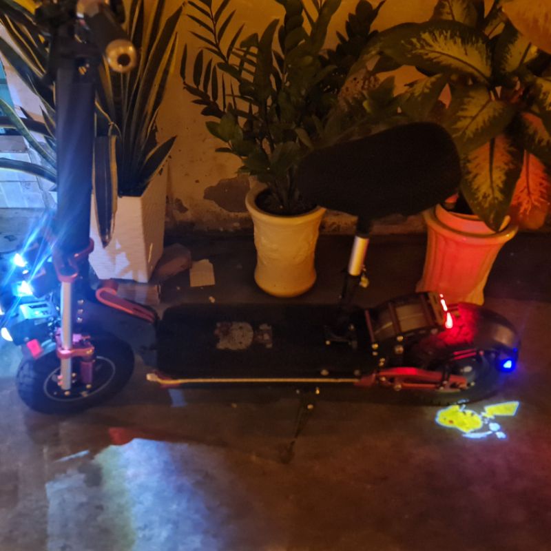 Thiết bị đèn led  hoạt hình , điện cảm ứng đèn chiếu ánh sáng động đuôi xe đạp xe máy.
