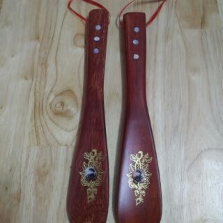 Cây xỏ giày bằng gỗ _ 22 cm