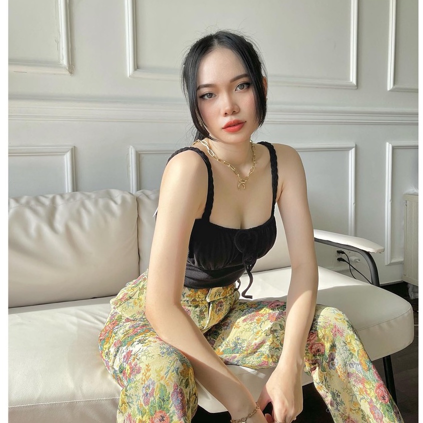 "𝐅𝐋𝐎 𝐏𝐀𝐍𝐓𝐒 "Quần ống đứng hack chân tôn eo chất liệu vải bố siêu mịn hoặc tiết hoa chủ đạo vibe hè (có sẳn ạ)