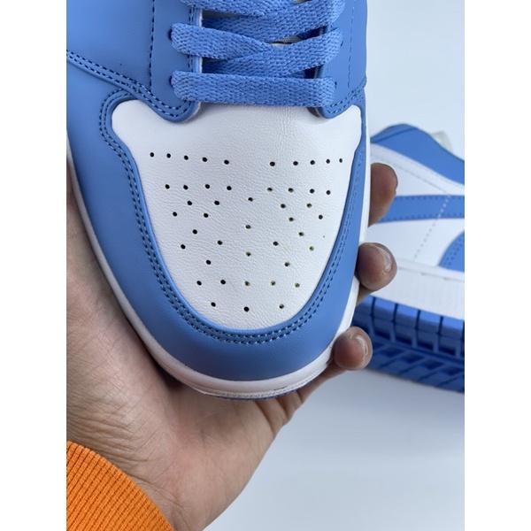 Giày Sneaker Cổ Thấp Xanh trăng unc  kèm phụ kiện