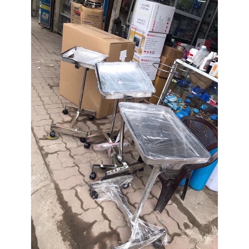 Bàn Tít Đựng Dụng Cụ